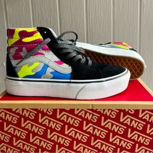 Women’s Stylish Vans!!